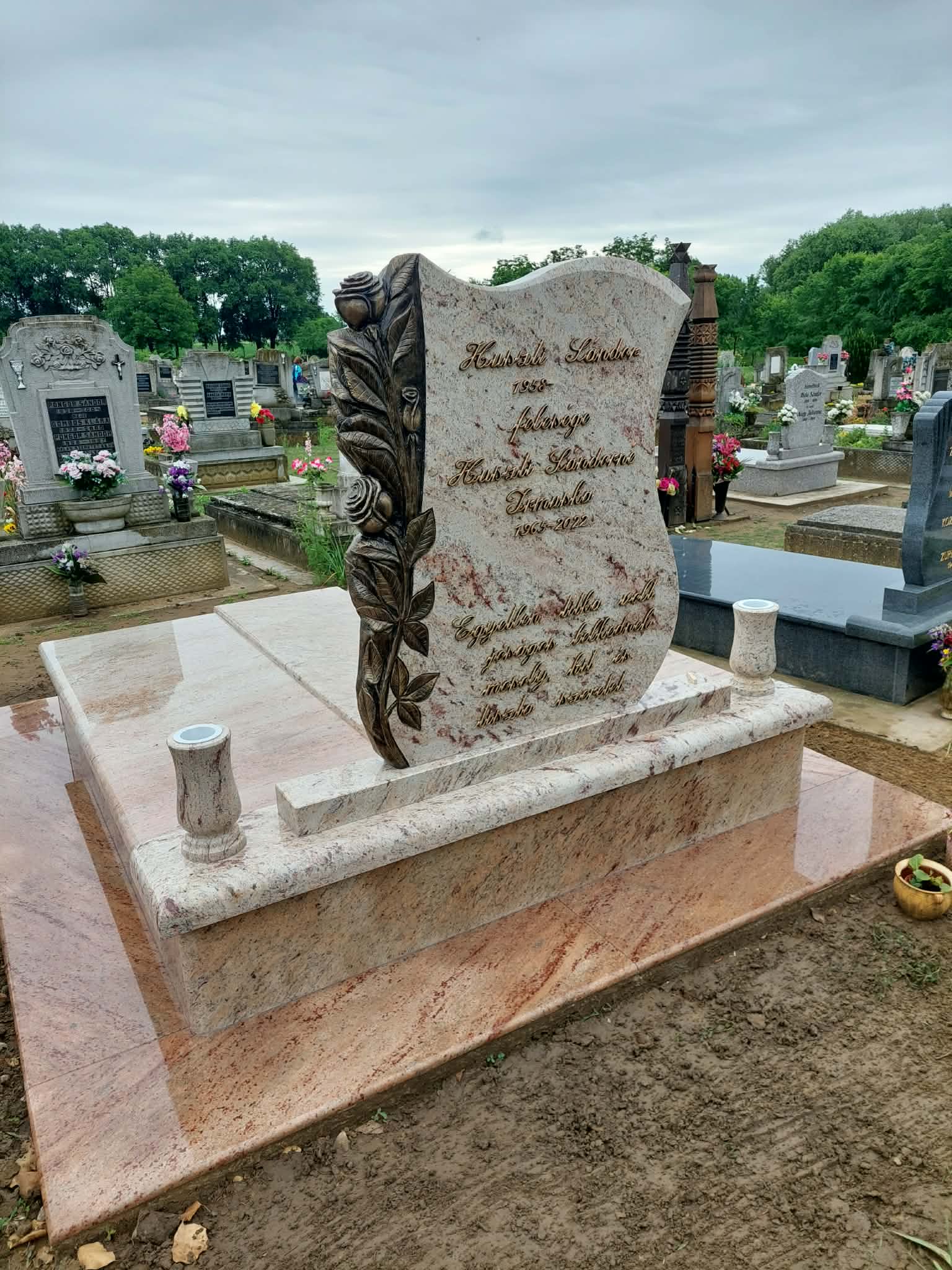 Gránit sír Debrecen